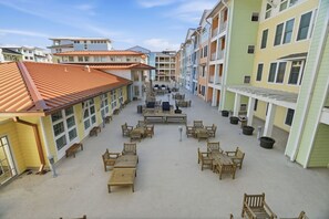 Outdoor dining - NEW! Sunset Bay- Gorgeous Bay and Sunset Views. (Virginia Beach)