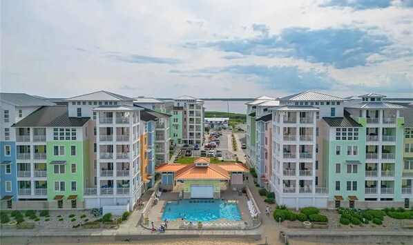 Exterior - Sunsets/bay view/updated 2BR-2BA/beach access/gyms (Virginia Beach)