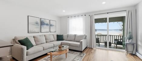 Smart-tv och bordsfotboll