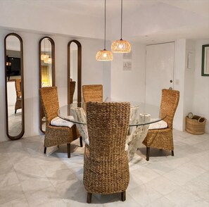 Dining - Oceanfront suite, beautiful view of Ixtapa Zihuatanejo Bay (Ixtapa Zihuatanejo)