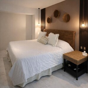 2 bedrooms, in-room safe, iron/ironing board, free WiFi - Oceanfront suite, beautiful view of Ixtapa Zihuatanejo Bay (Ixtapa Zihuatanejo)