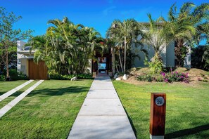 Property grounds - Kupuri 26 | Oceanview Luxury Villa, Punta Mita (Desarrollo Punta Mita)