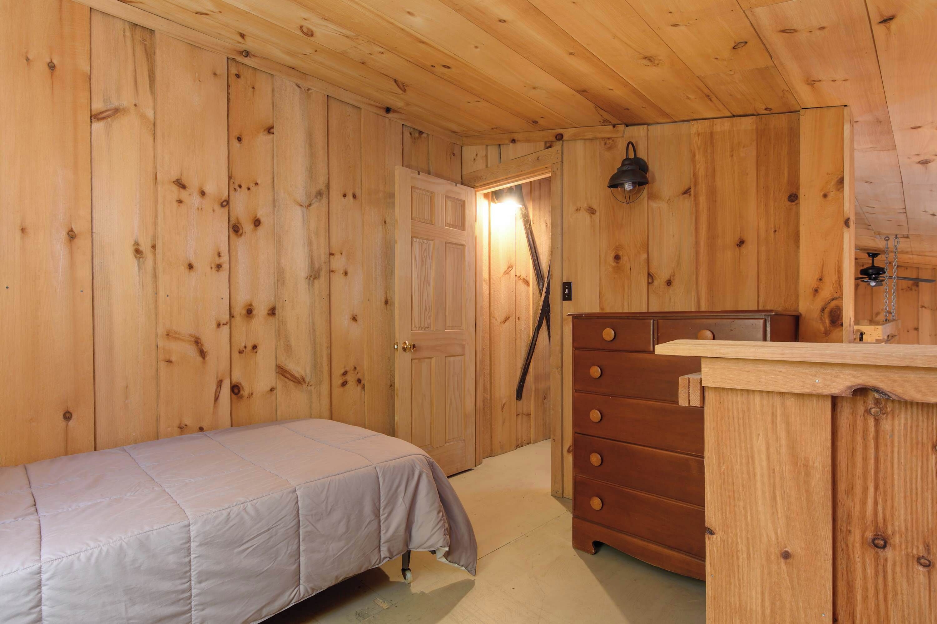 2 habitaciones, escritorio, tabla de planchar con plancha y wifi 