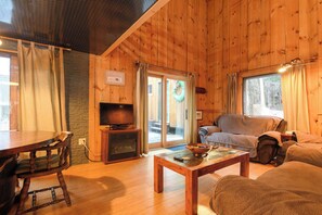 Televisión y oficina 