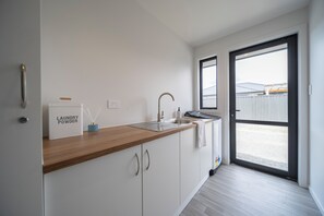 Refrigerador, microondas, lavavajillas y tostadora 