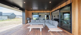 Breaksea Basecamp - Te Anau Holiday Home