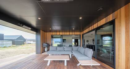 Breaksea Basecamp - Te Anau Holiday Home
