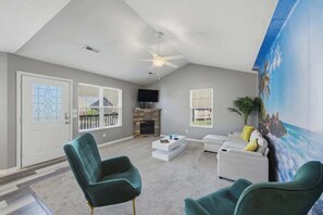 TV - One Love Mountain Oasis (Pigeon Forge)