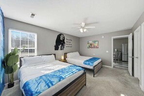 2 bedrooms, WiFi, bed sheets - One Love Mountain Oasis (Pigeon Forge)