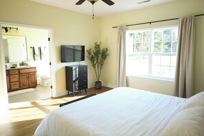 3 quartos, acesso à internet, roupa de cama