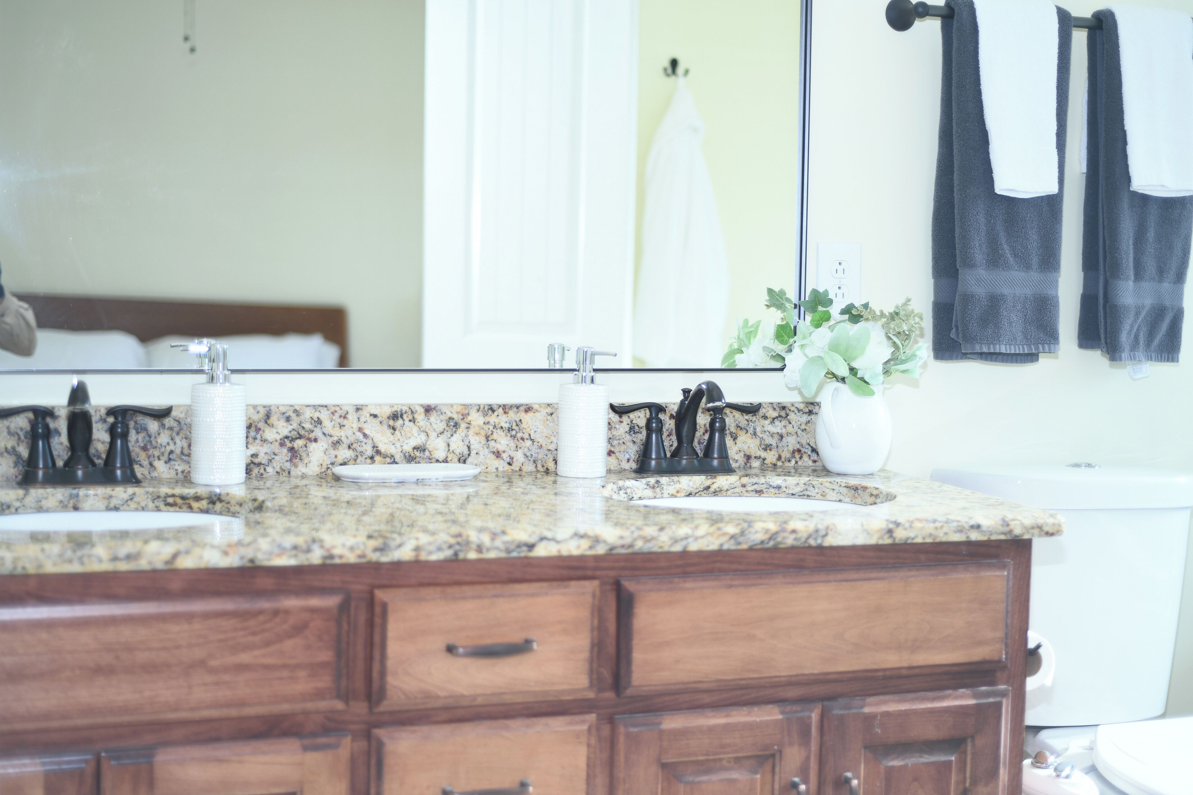 Jetted tub, hair dryer, bidet, towels