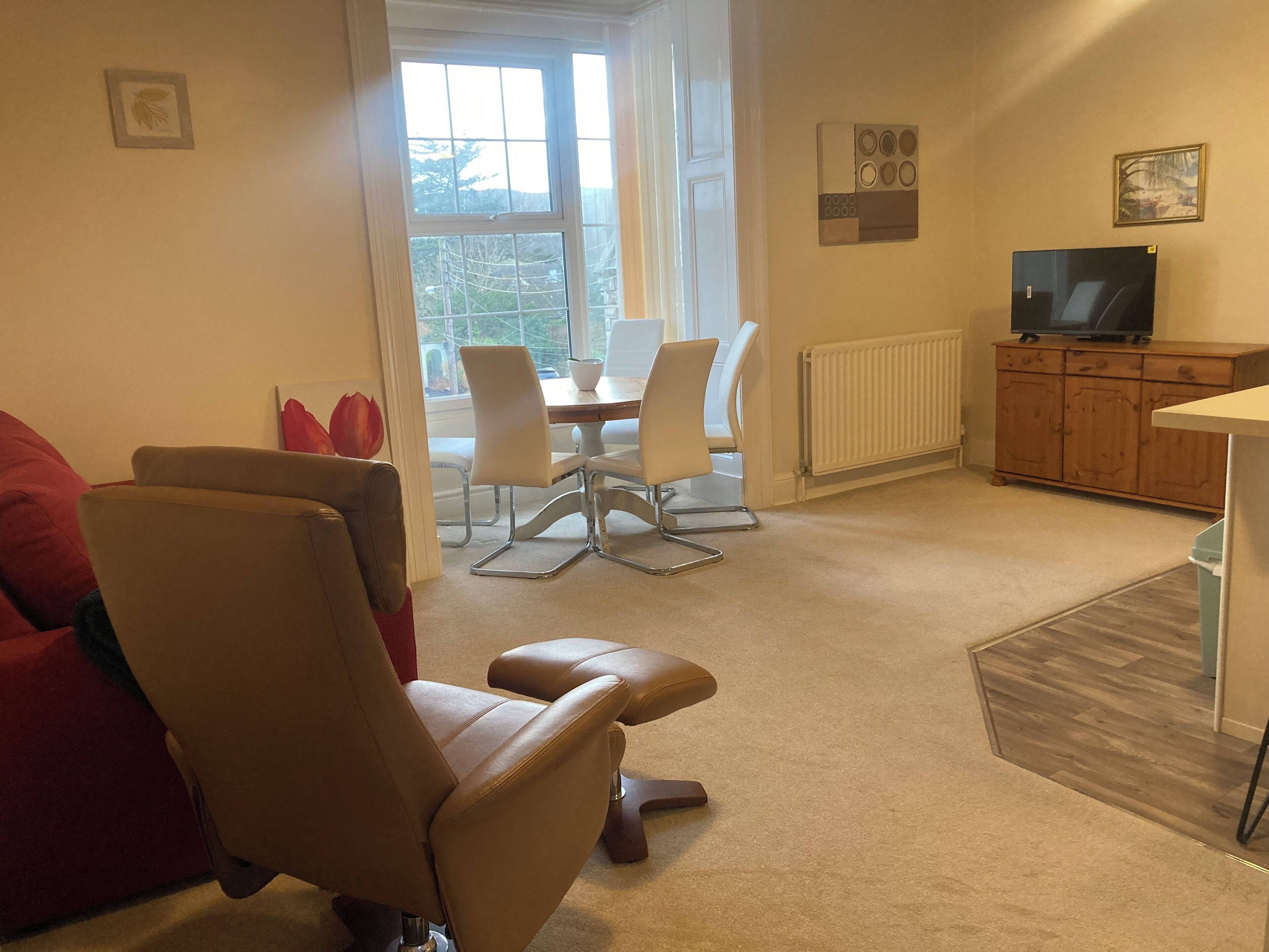 Leilighet, hageutsikt | Oppholdsområde | Leker