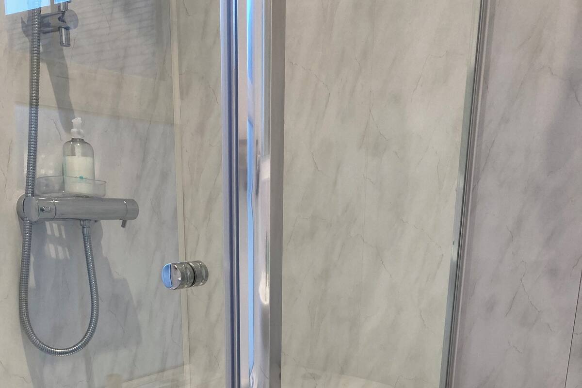 Double Room, Courtyard View (No Pets Allowed) | Bathroom | Hair dryer, towels
