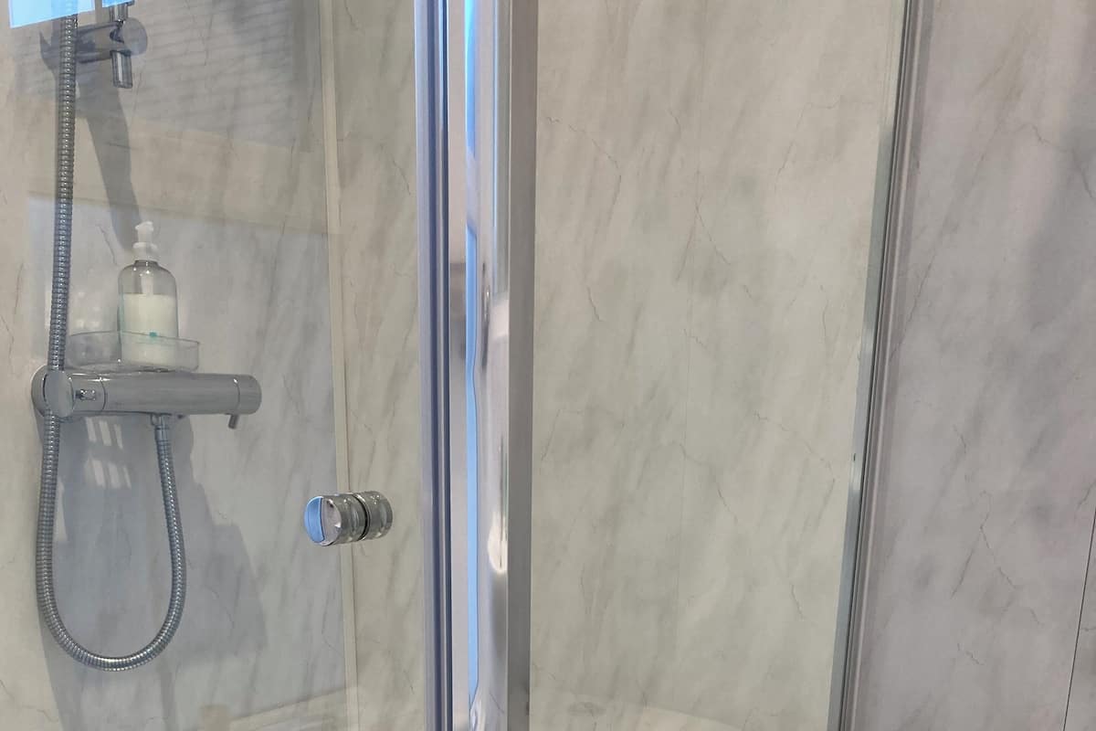 Double Room, Courtyard View | Bathroom | Hair dryer, towels, soap, toilet paper