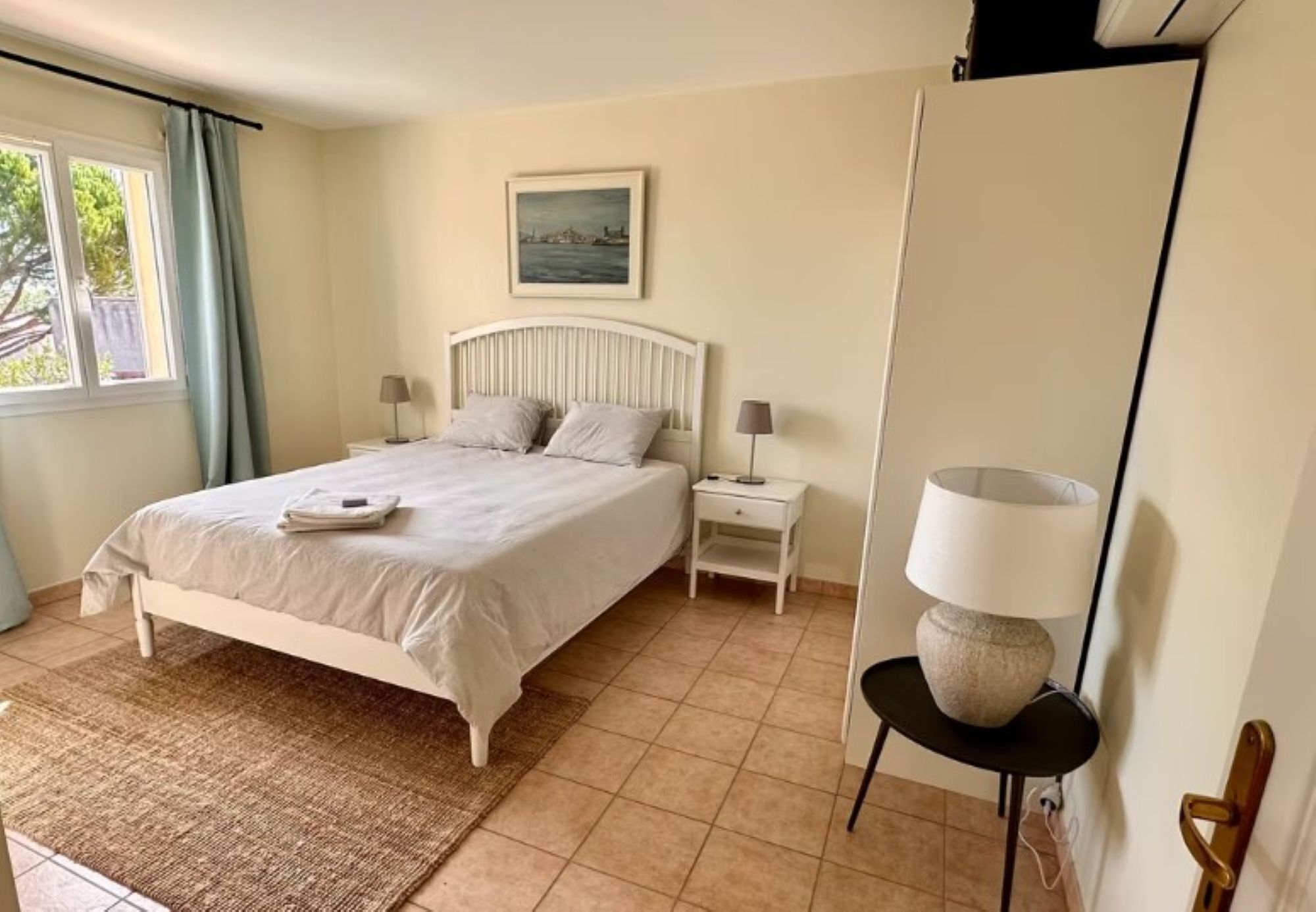 3 bedrooms, desk, iron/ironing board, WiFi