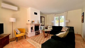 Unclassified image, 3 of 38, button - Beautiful vacation home with enclosed garden and private swimming pool (Regusse)