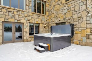 Bain à remous extérieur