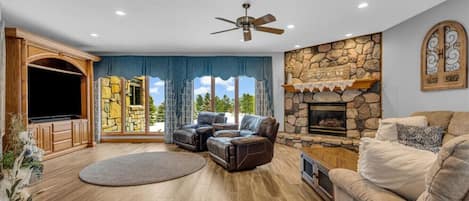 TV, fireplace, ping pong