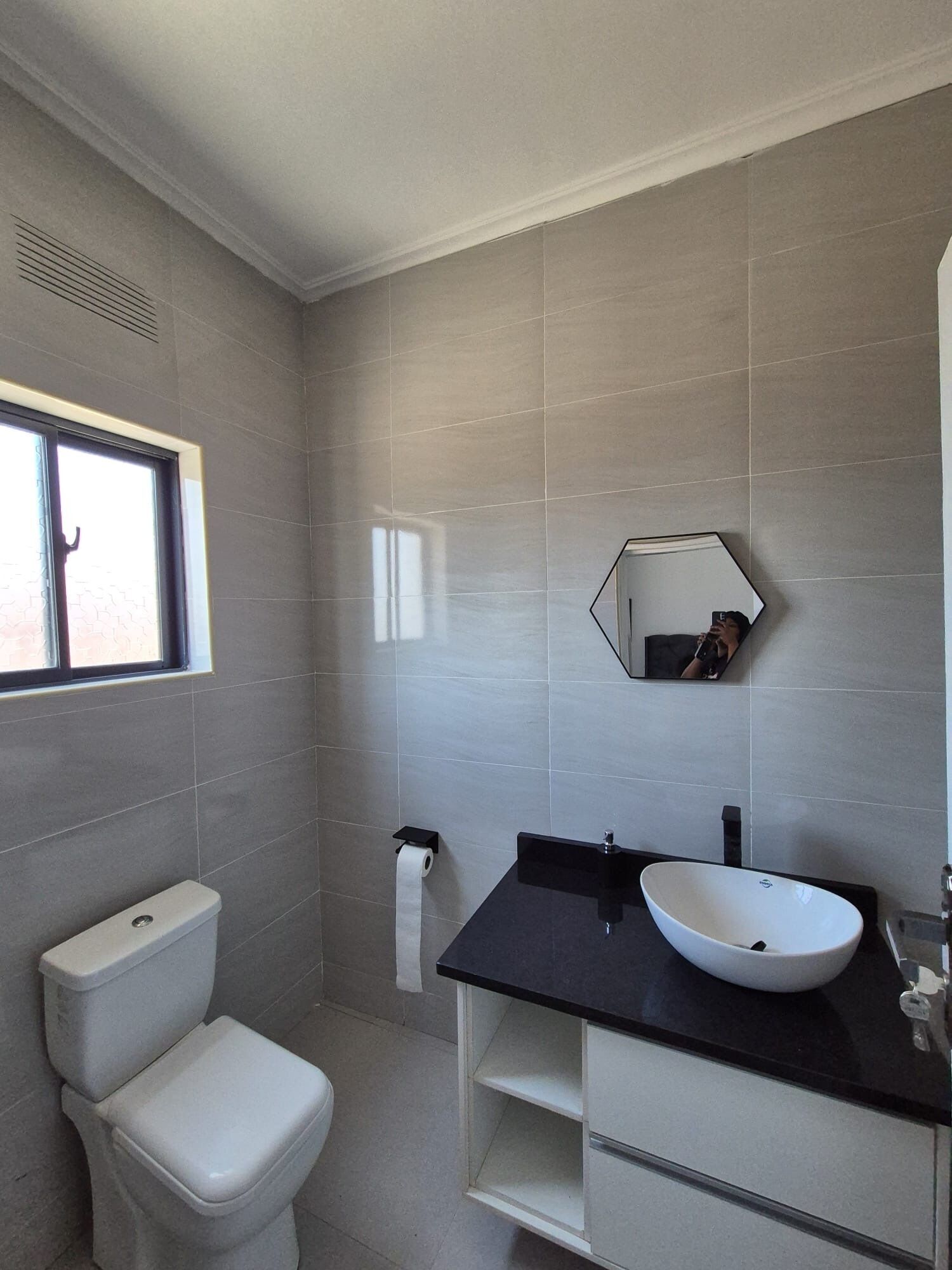 Een douche, handdoeken