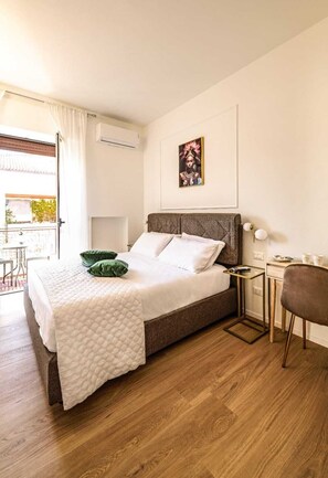 Deluxe Double Room, Balcony, City View - Marty Suites Luxury Rooms (Pescara)