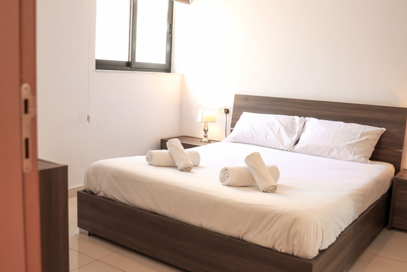 3 bedrooms, desk, iron/ironing board, travel cot