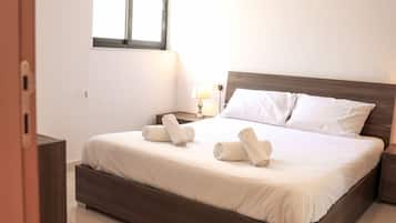 3 bedrooms, desk, iron/ironing board, travel cot