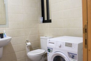 Shower, hair dryer, towels, soap - Stunning Sea View Haven at Seabreeze Court (Mellieha)