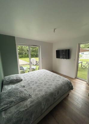 3 bedrooms, free WiFi, bed sheets - Typical Arcachon basin house. Pets welcome! (Mios)