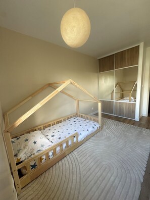 3 bedrooms, free WiFi, bed sheets - Typical Arcachon basin house. Pets welcome! (Mios)