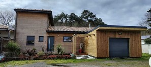 Exterior - Typical Arcachon basin house. Pets welcome! (Mios)