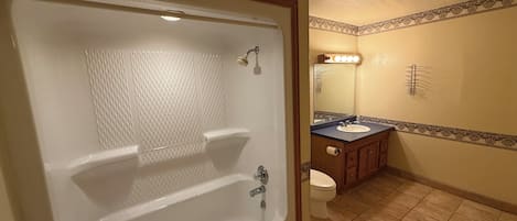 Single Room | Bathroom | Shower, towels, soap, toilet paper