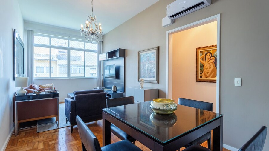 Apartamento com Garagem a 400m da Praia de Ipanema