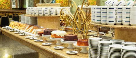 Free daily buffet breakfast