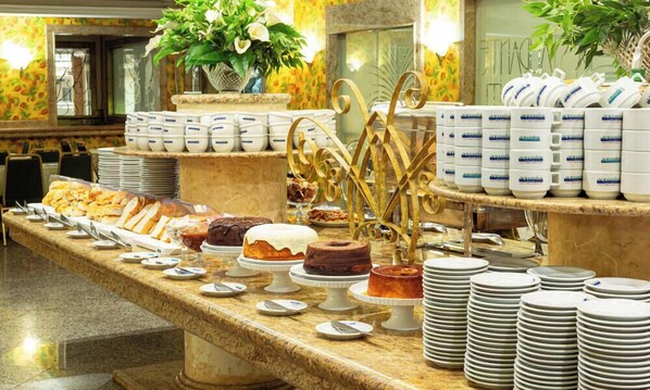 Free daily buffet breakfast - Rede Andrade Aquarius (Porto Velho)
