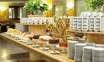 Desayuno buffet incluido todos los días