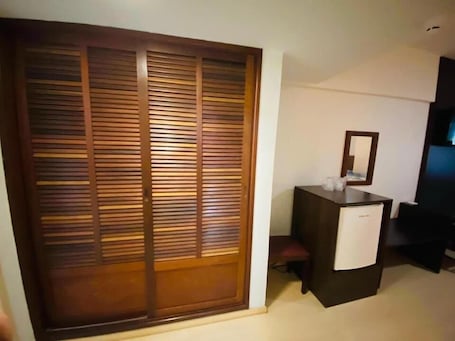 Minibar, desk, free WiFi, bed sheets