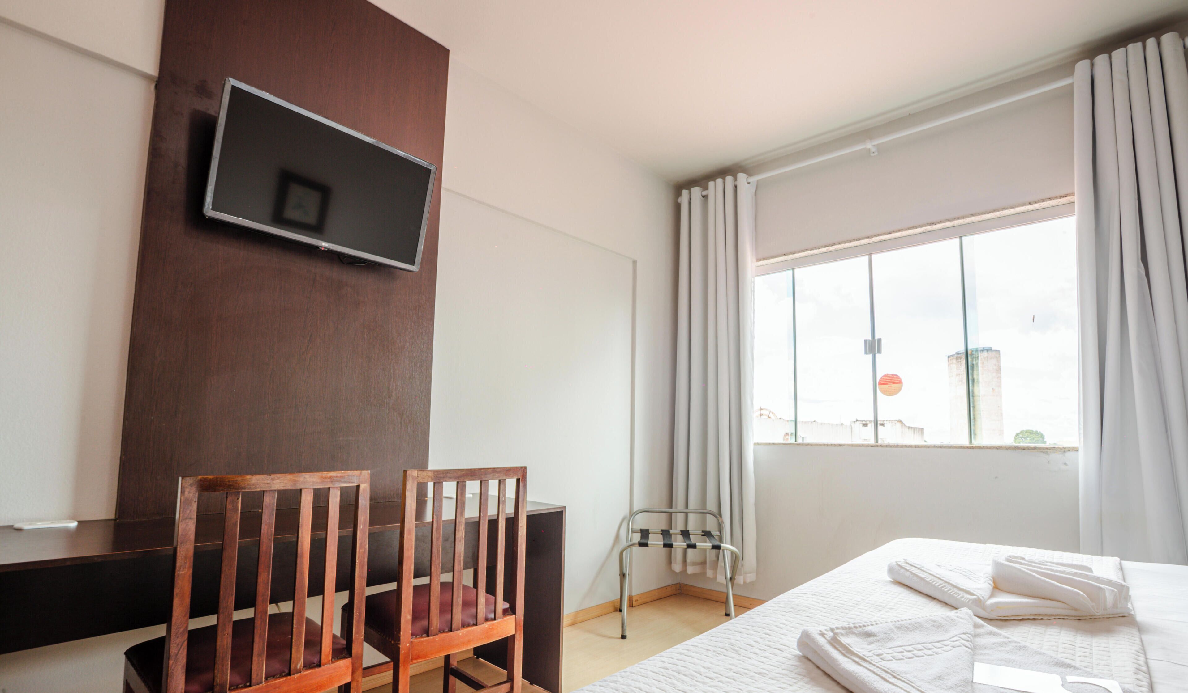 Minibar, desk, WiFi (free), bed sheets