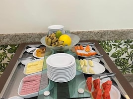 Free daily buffet breakfast