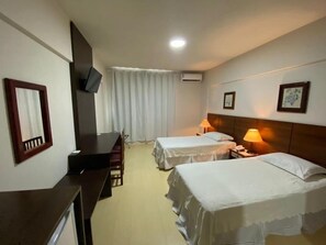 Minibar, skrivbord, gratis wi-fi och sängkläder