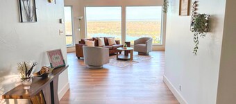 Lux Hilltop HSB- Pool, Lake-view, Games, Theatre