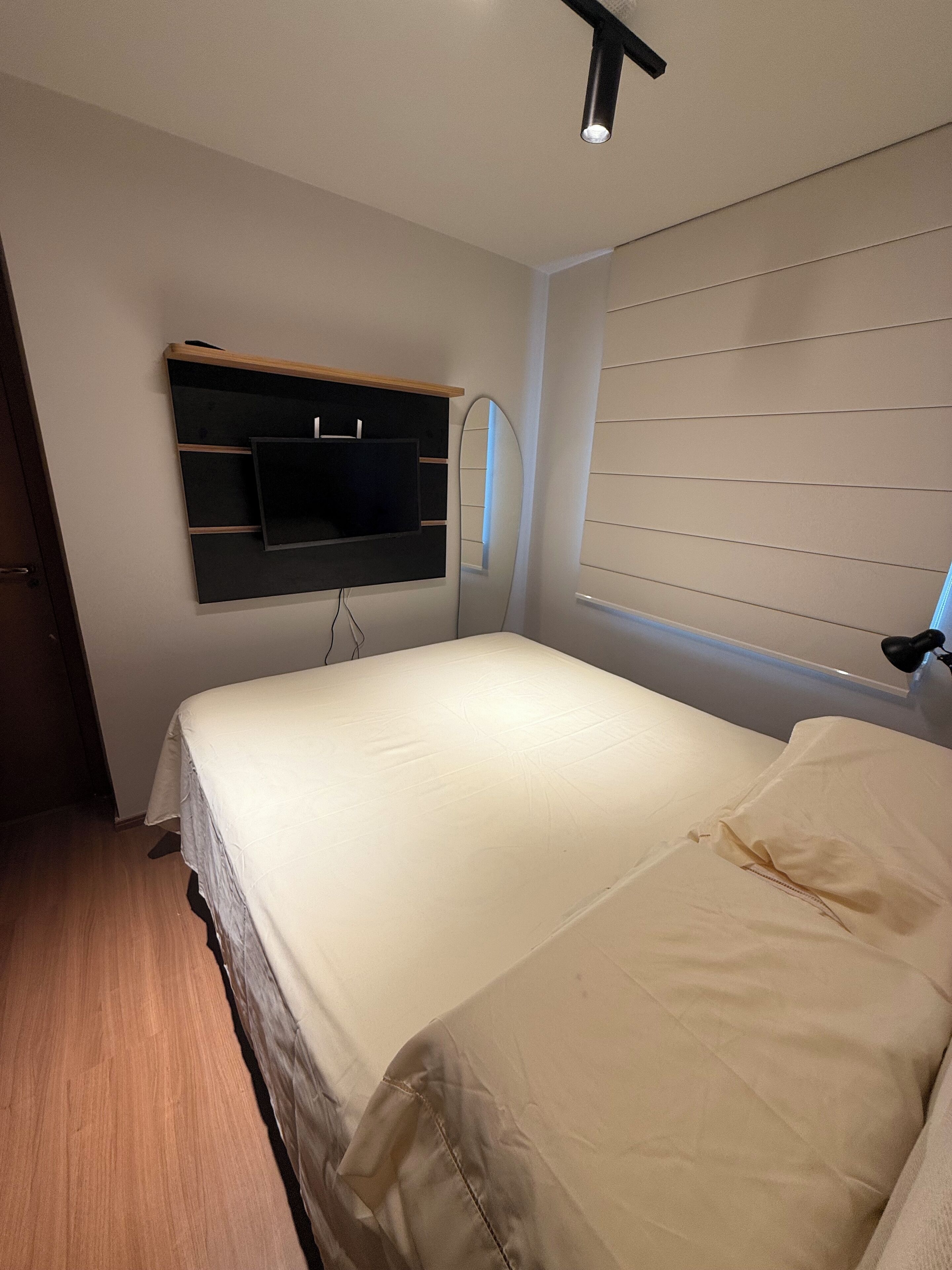 2 dormitorios, tabla de planchar con plancha, wifi y ropa de cama