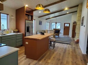 Interior - The Treasure House- 3 Bedroom, 2 Bathroom, Pet Friendly & Near Duluth (Superior)