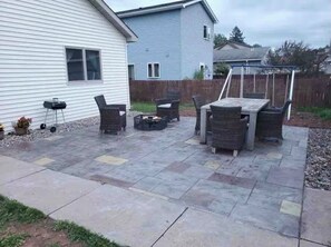 Outdoor dining - The Treasure House- 3 Bedroom, 2 Bathroom, Pet Friendly & Near Duluth (Superior)