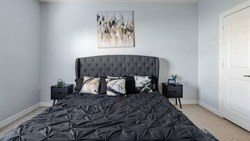 2 habitaciones, tabla de planchar con plancha, wifi y ropa de cama