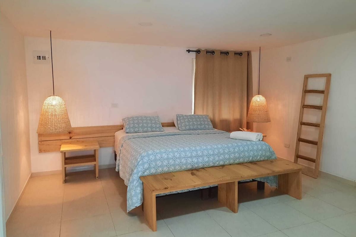 Comfort Room, 1 Katil Ratu (Queen), Penyaman udara, Garden View | Peralatan tempat tidur premium, bar mini, cadar katil