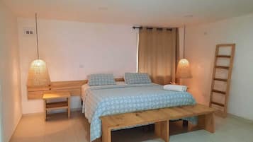 Chambre Confort, 1 grand lit, climatisation, vue jardin | Literie de qualité supérieure, minibar, décoration personnalisée