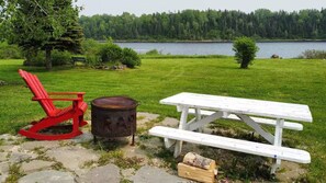 Outdoor dining - Great for couples - The Riverview Suite (Reidville)