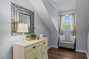 Interior - Updated Farmhouse Retreat Near Kerr Lake (Oxford)