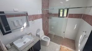Handtücher, Seife, Toilettenpapier