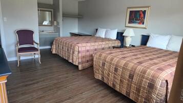 Iron/ironing board, WiFi, bed sheets